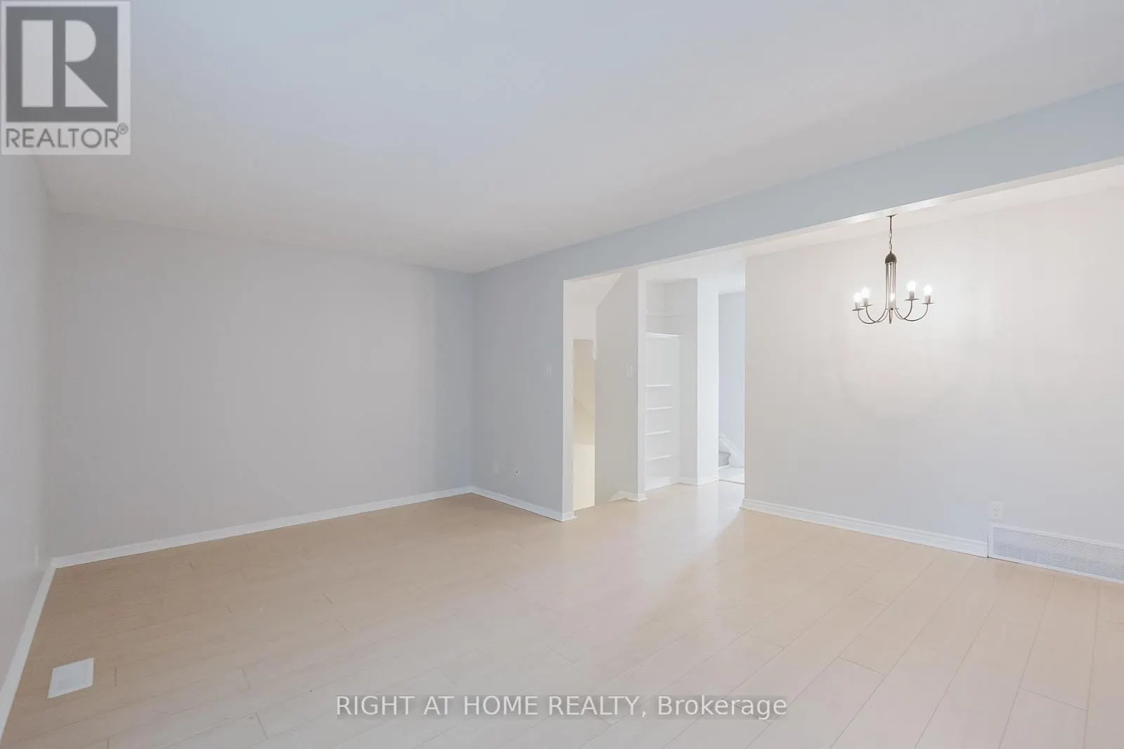 102 - 23 MCCLINTOCK WAY