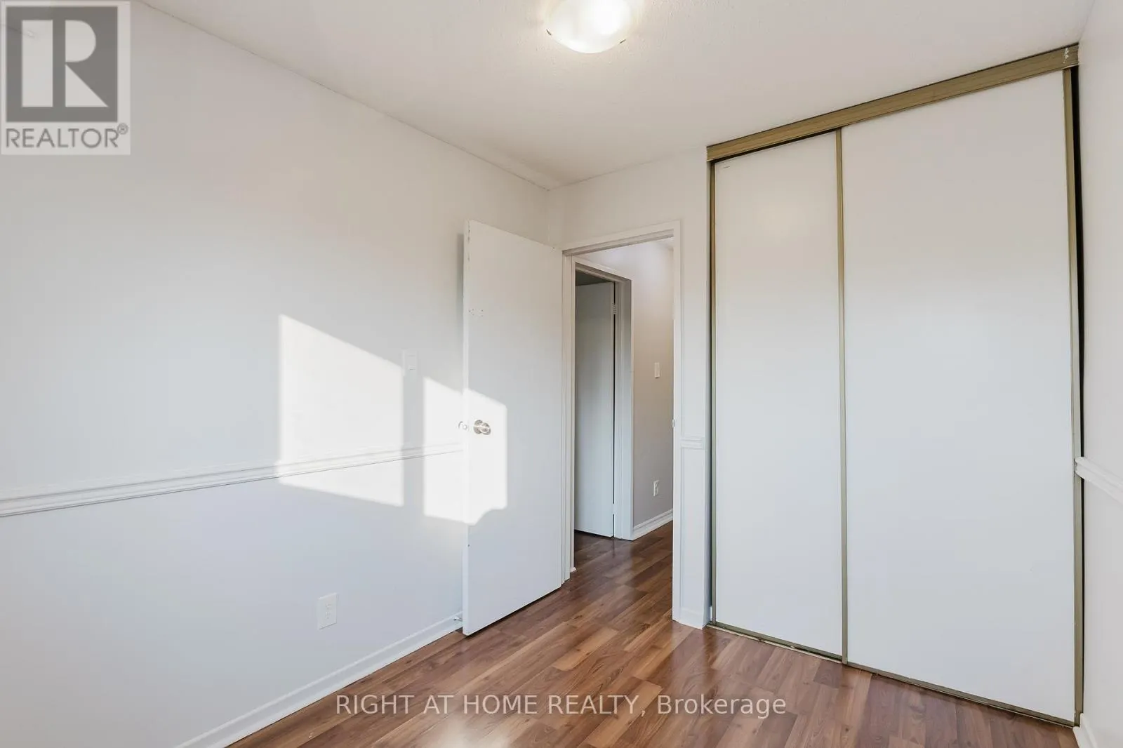 102 - 23 MCCLINTOCK WAY