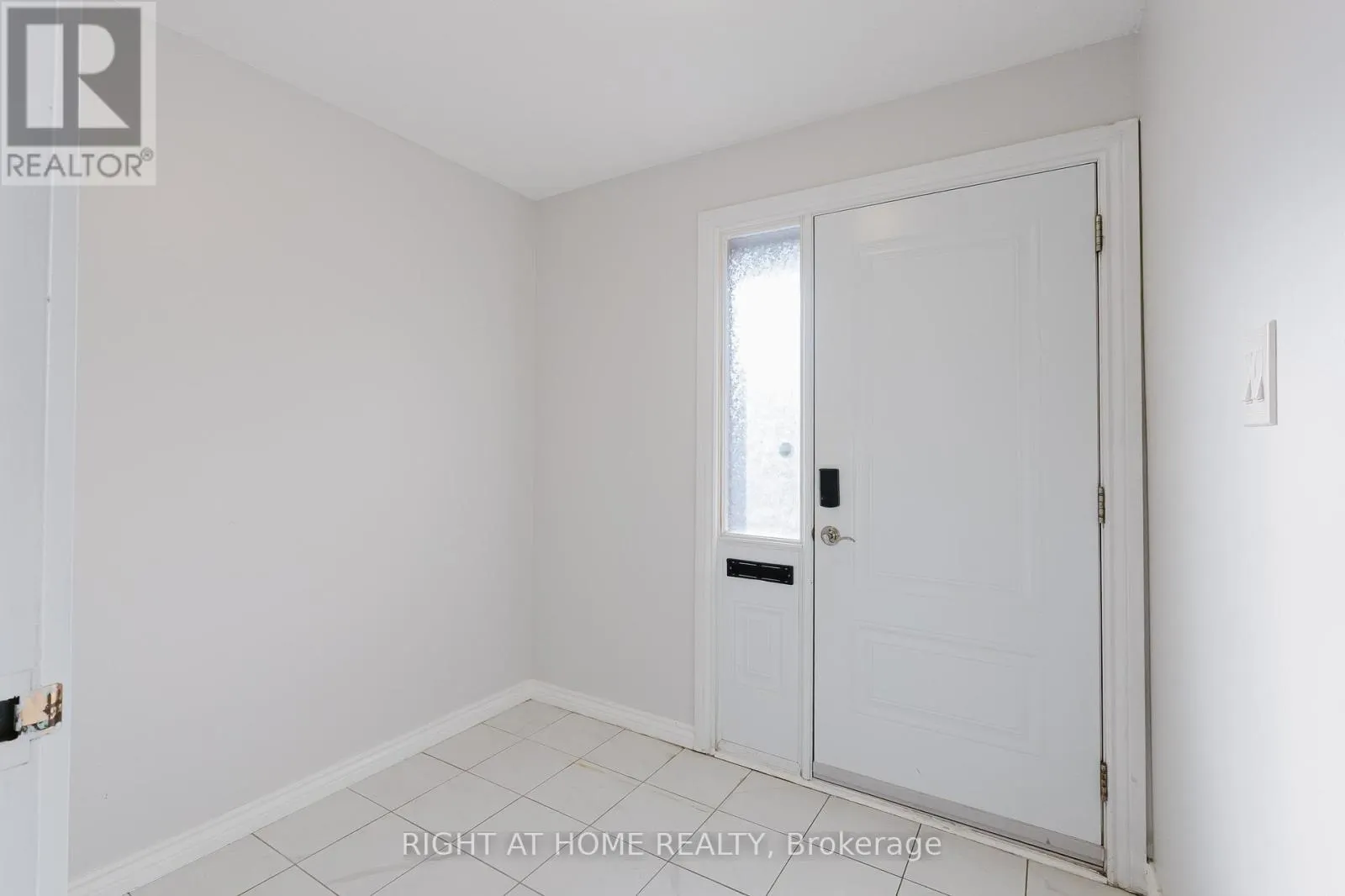 102 - 23 MCCLINTOCK WAY