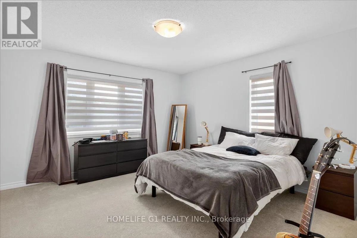 5 DYER CRESCENT