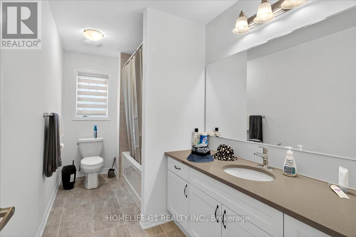 5 DYER CRESCENT