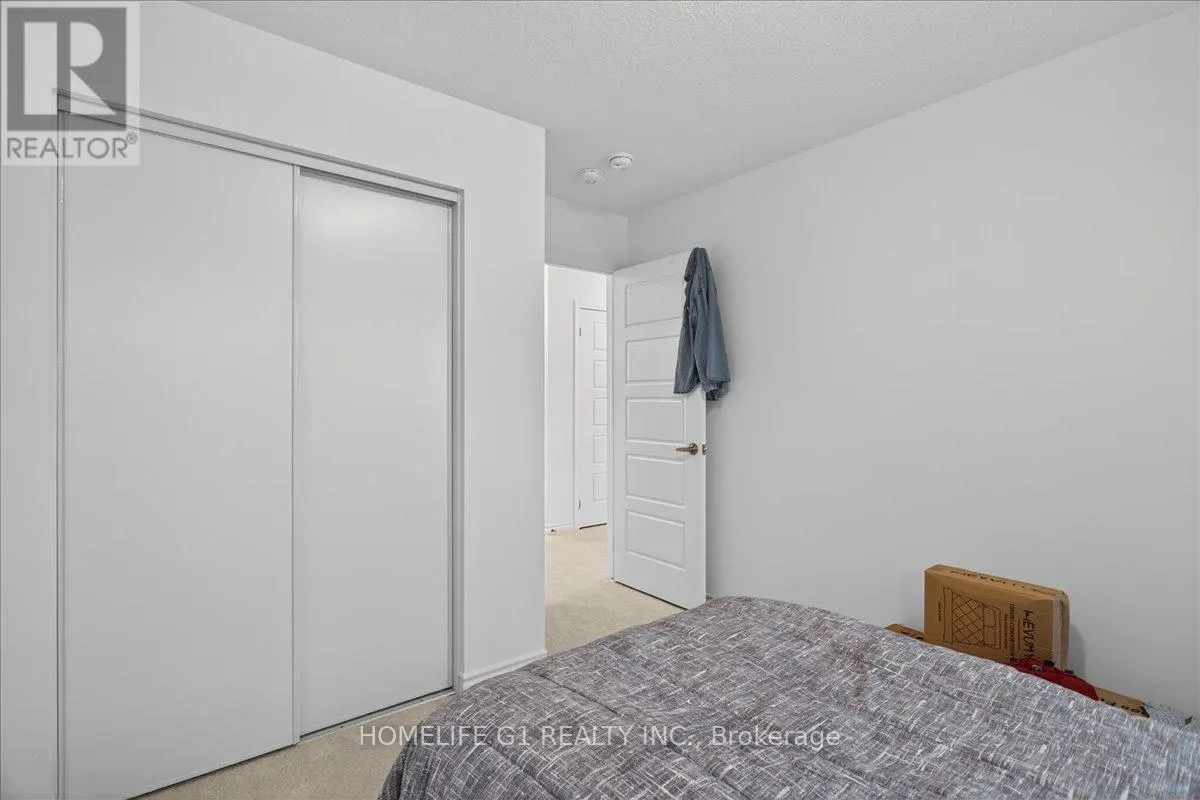 5 DYER CRESCENT
