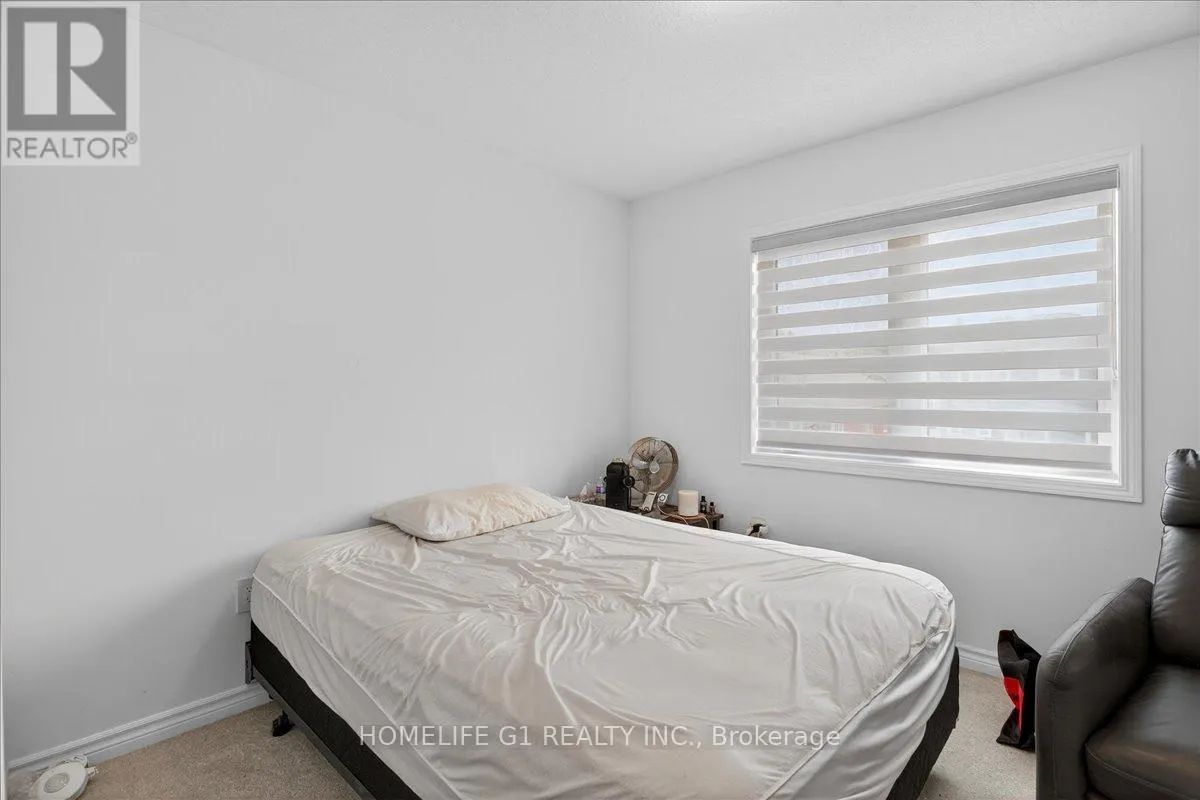 5 DYER CRESCENT