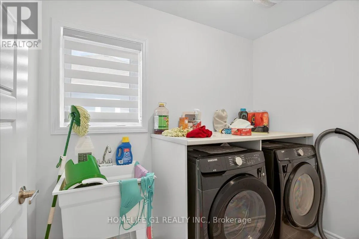 5 DYER CRESCENT
