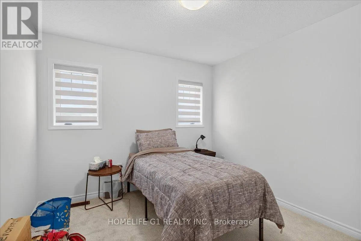 5 DYER CRESCENT
