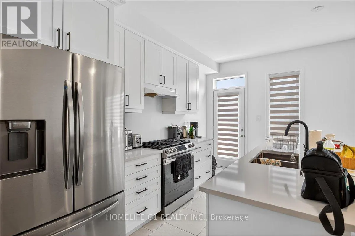 5 DYER CRESCENT