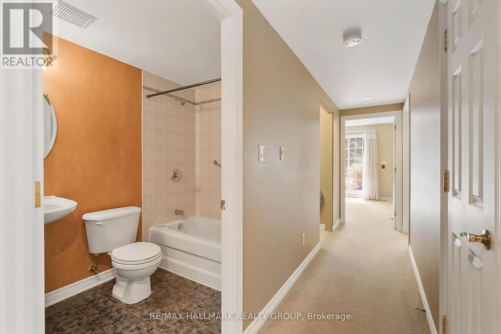 1A - 131 ROBSON COURT