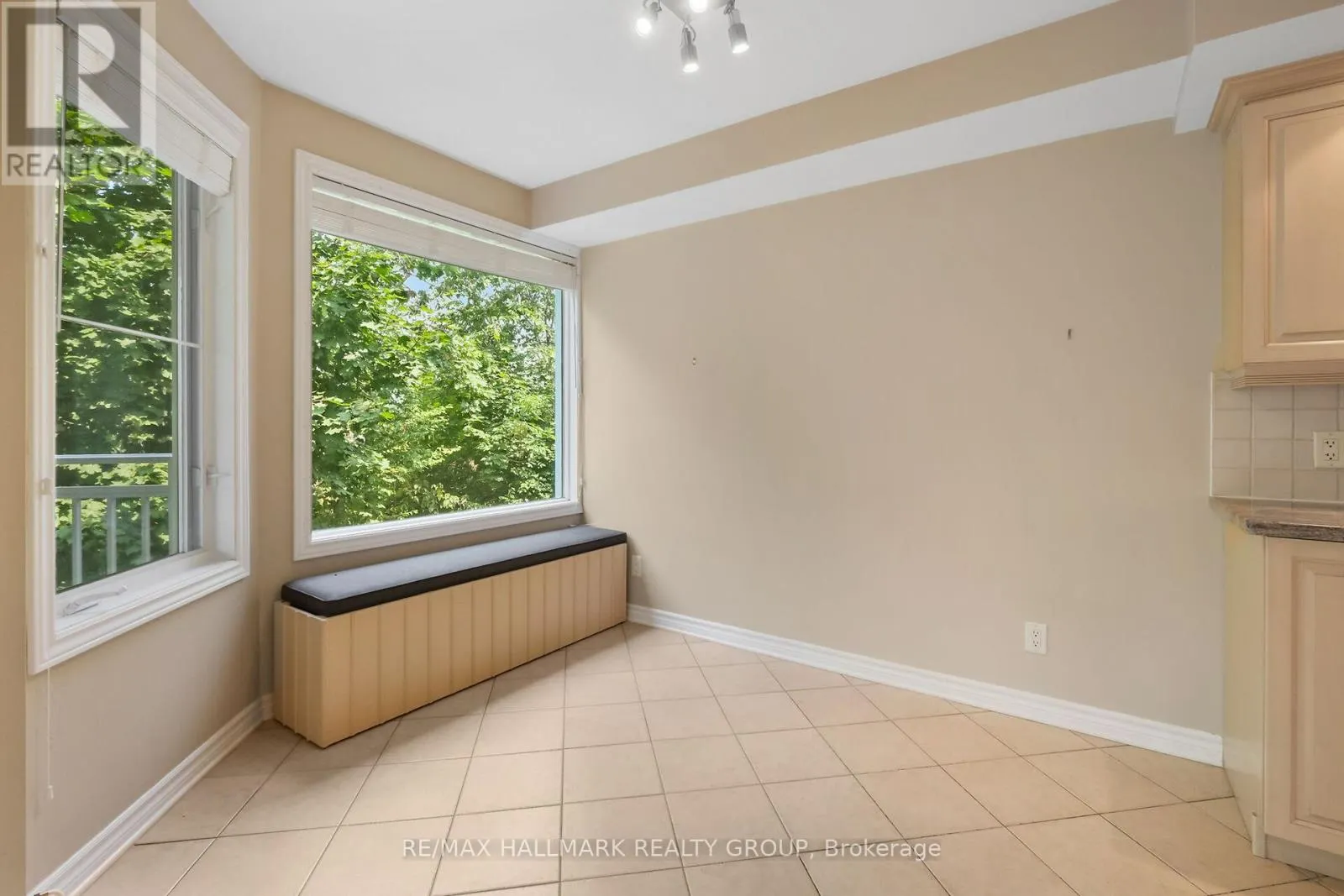 1A - 131 ROBSON COURT