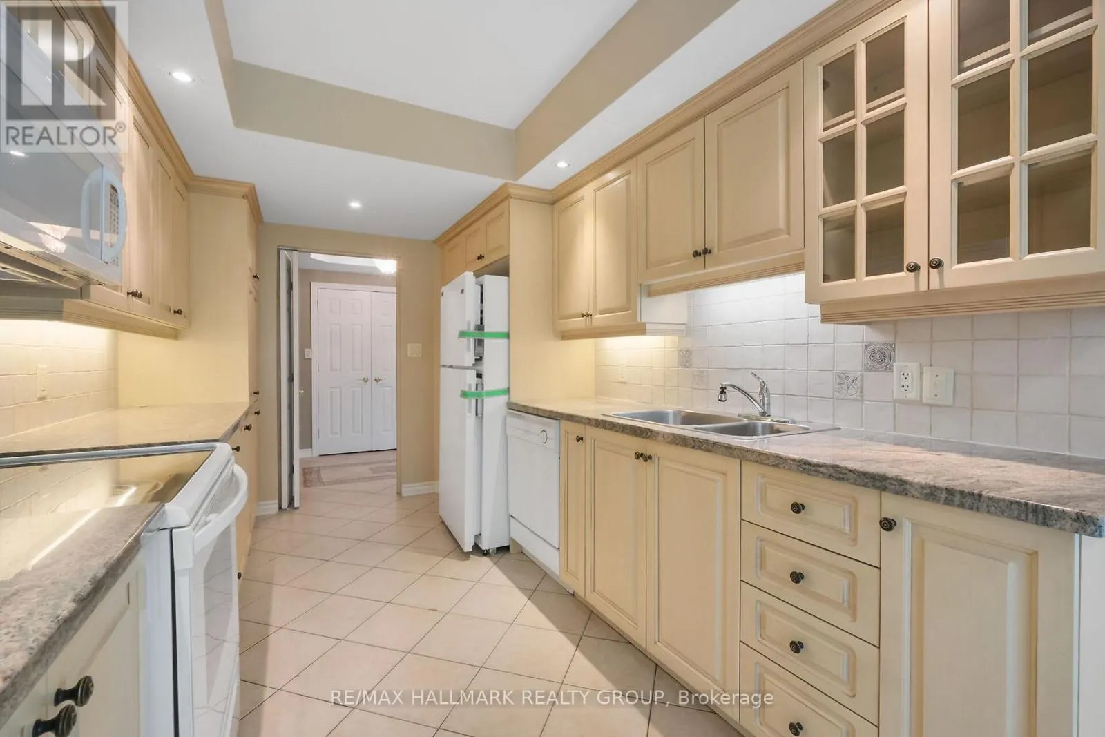 1A - 131 ROBSON COURT