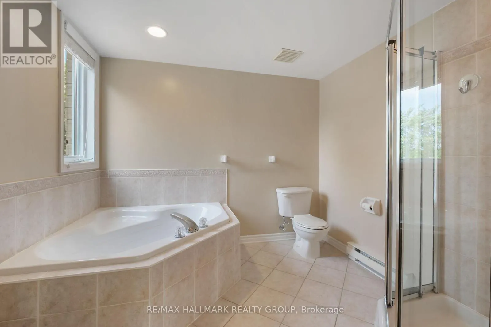 1A - 131 ROBSON COURT