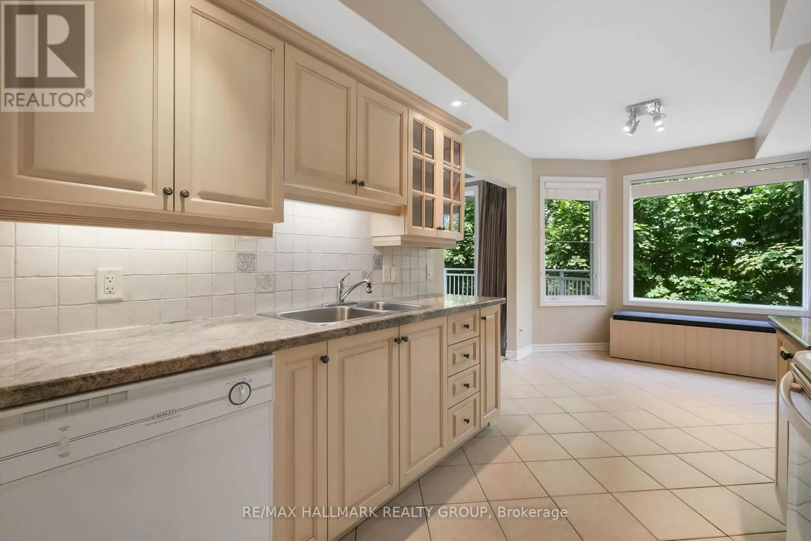 1A - 131 ROBSON COURT