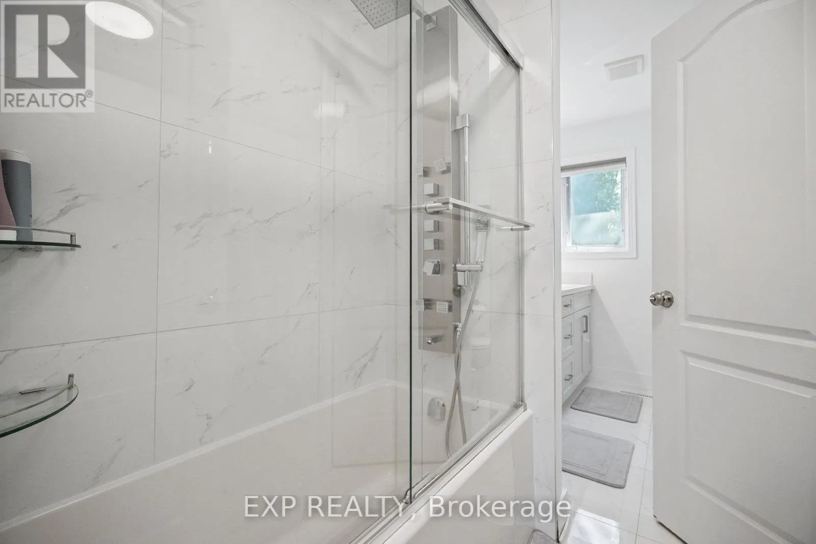132 HARNESWORTH CRESCENT