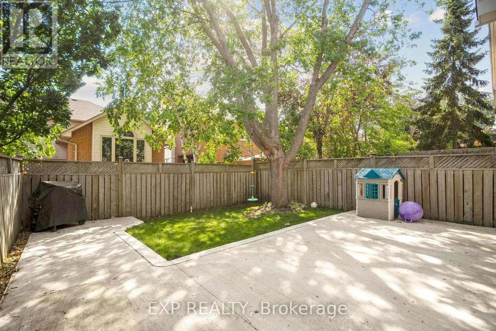 132 HARNESWORTH CRESCENT