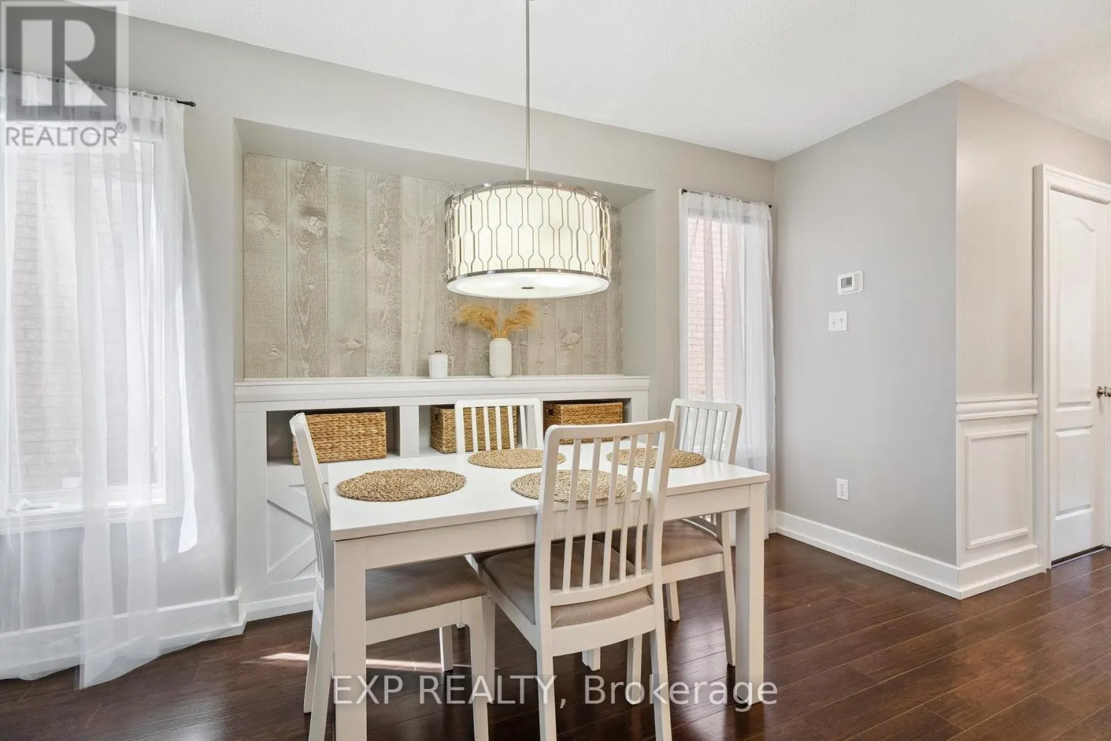 132 HARNESWORTH CRESCENT