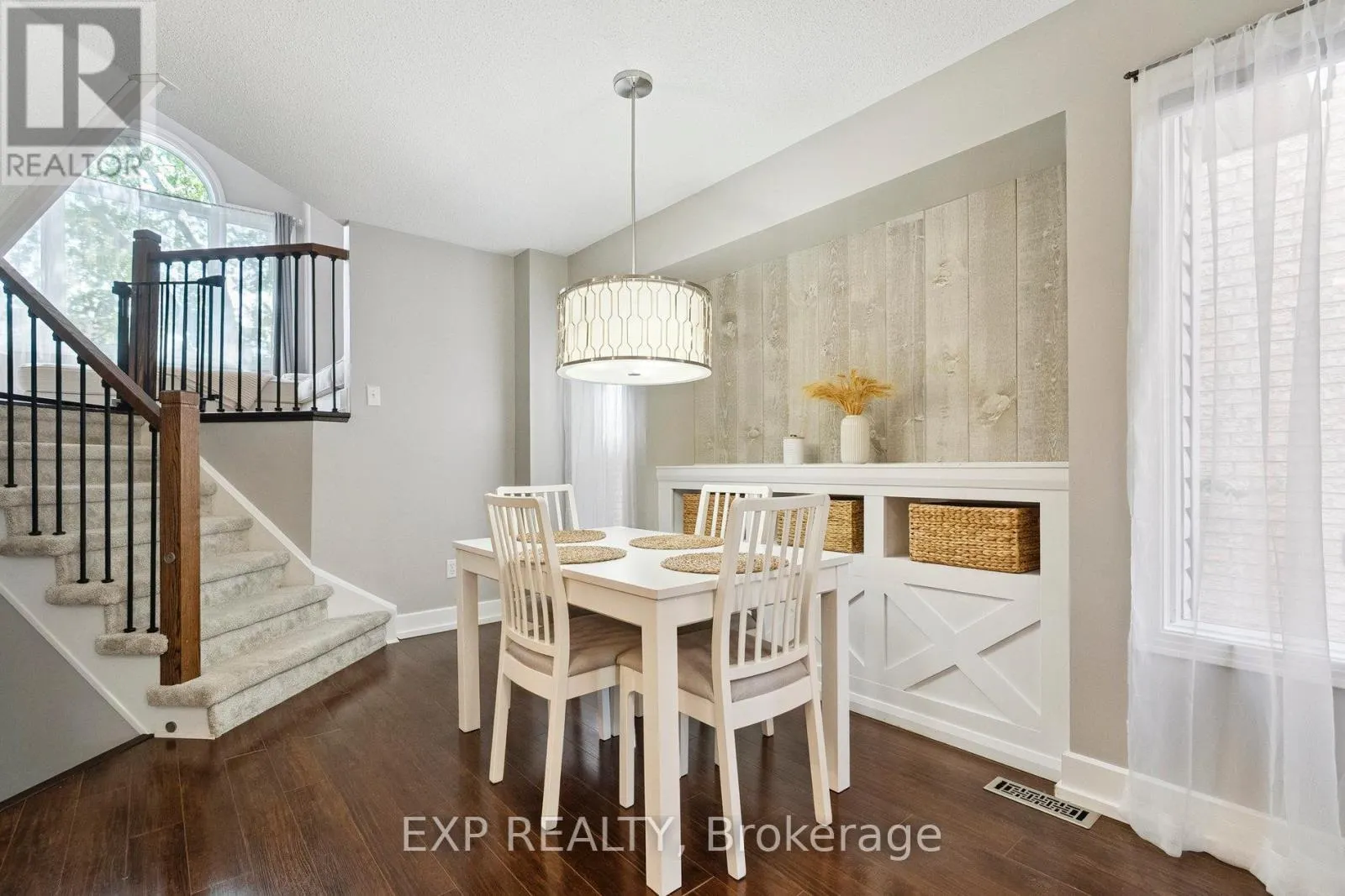 132 HARNESWORTH CRESCENT