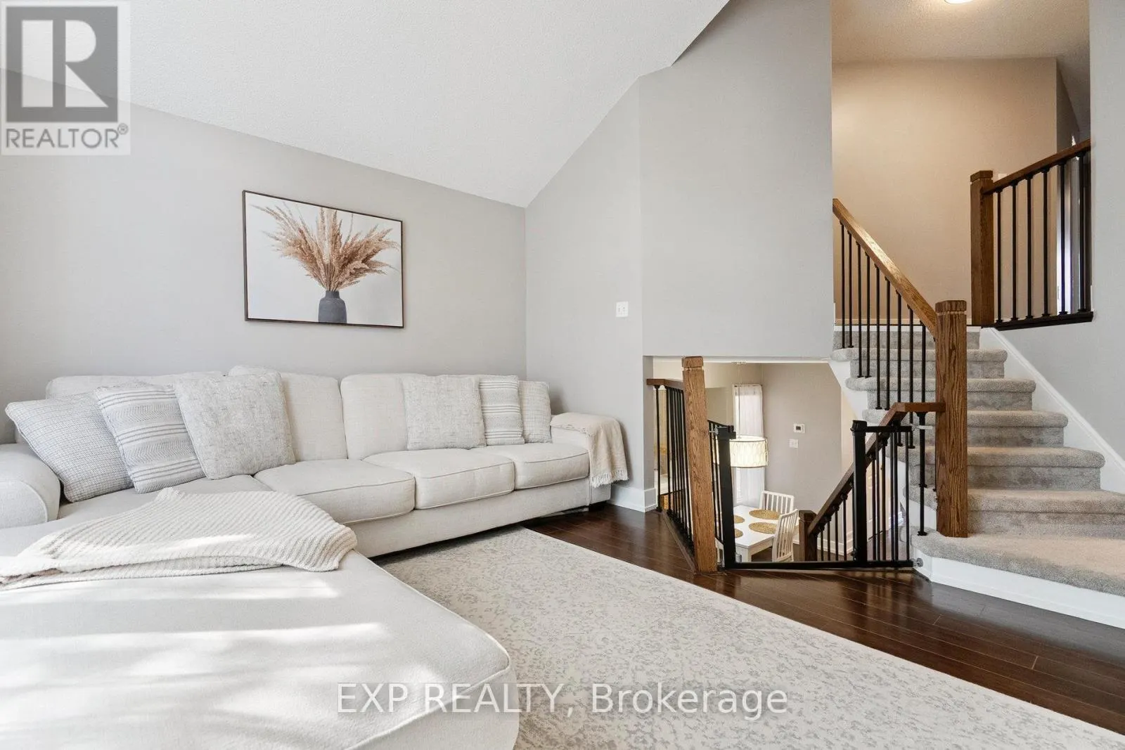 132 HARNESWORTH CRESCENT