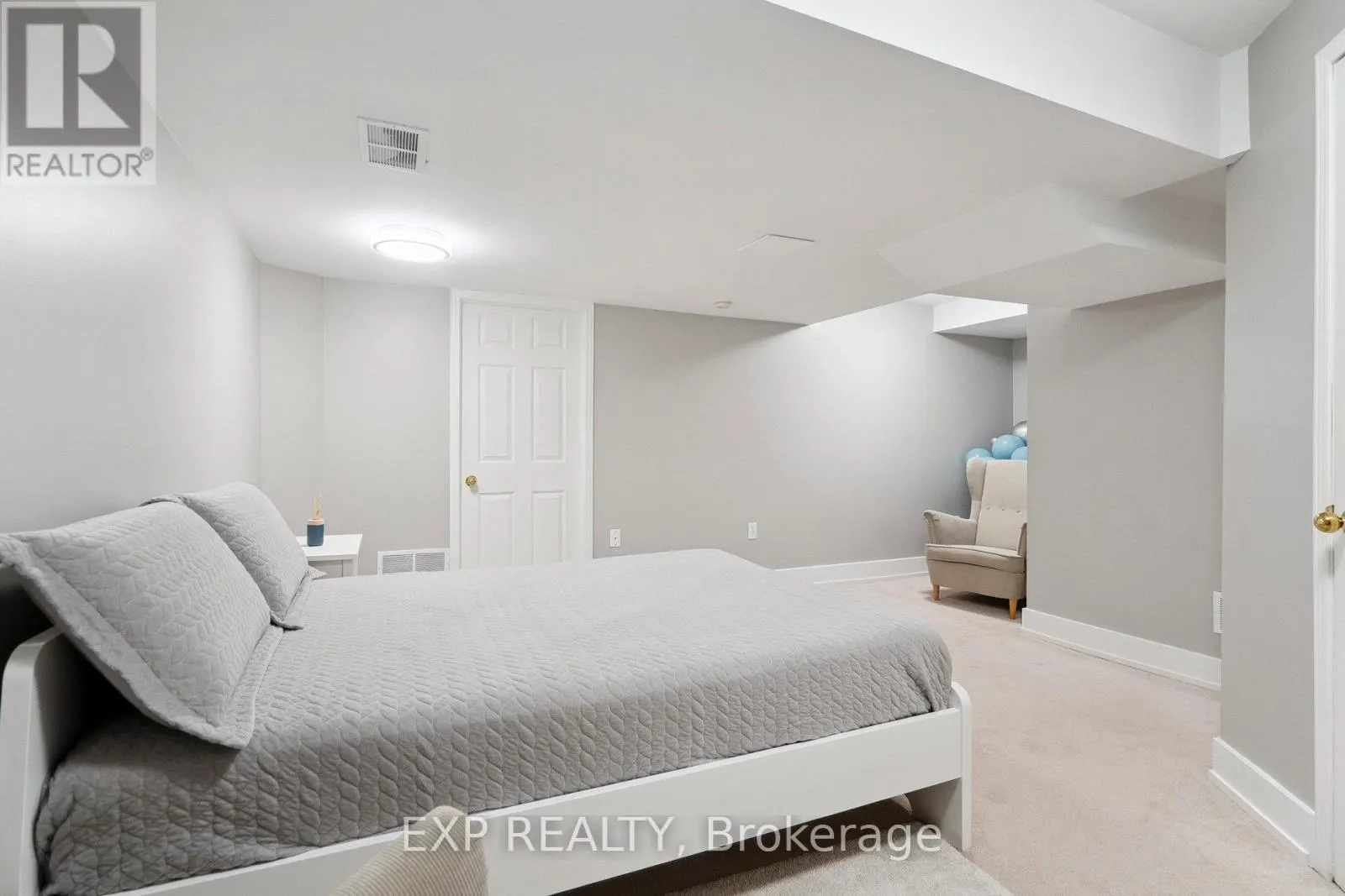 132 HARNESWORTH CRESCENT