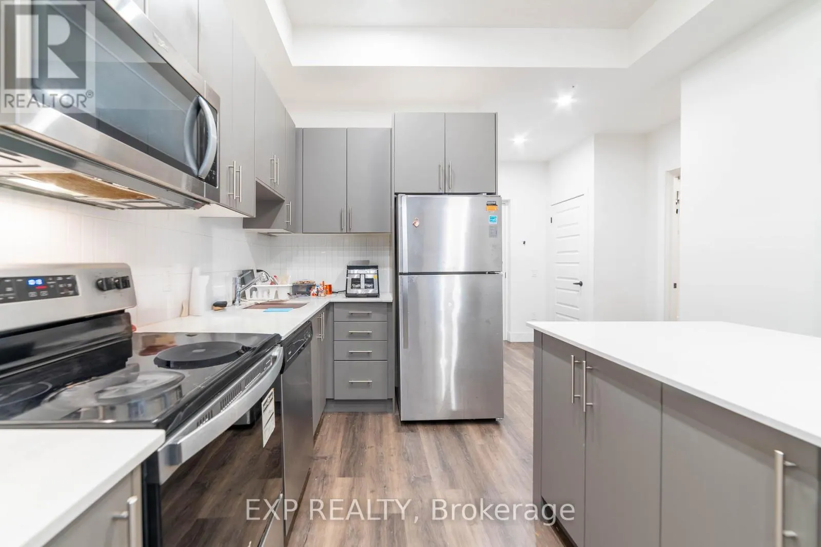 102 - 1201 LACKNER PLACE