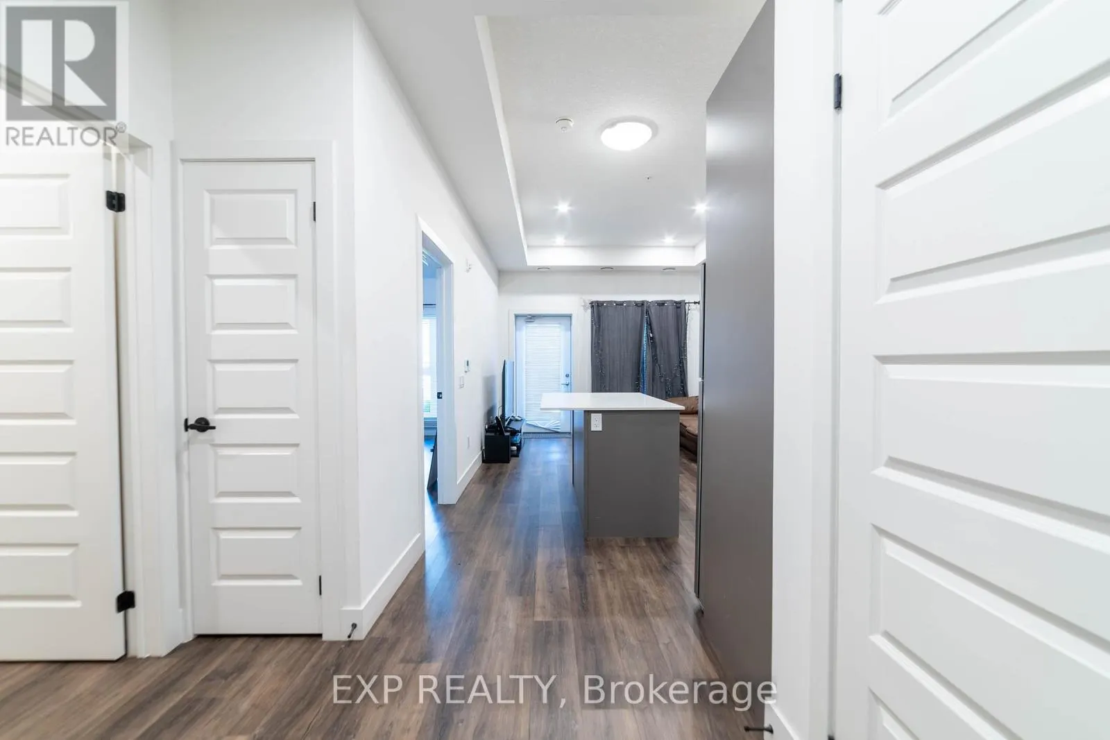 102 - 1201 LACKNER PLACE