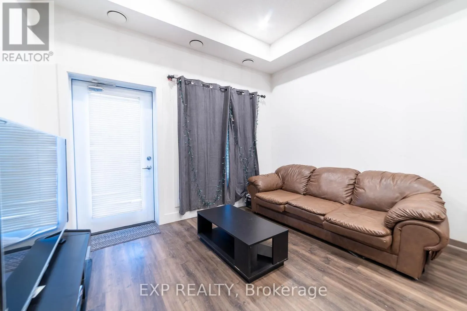 102 - 1201 LACKNER PLACE