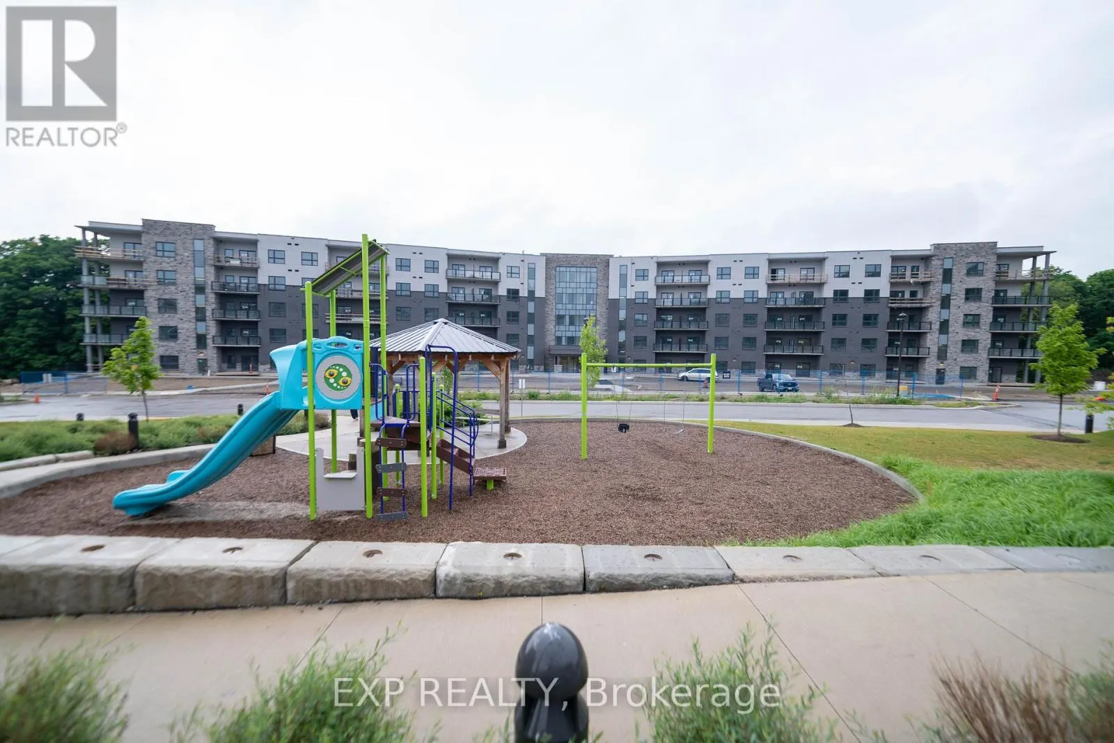 102 - 1201 LACKNER PLACE