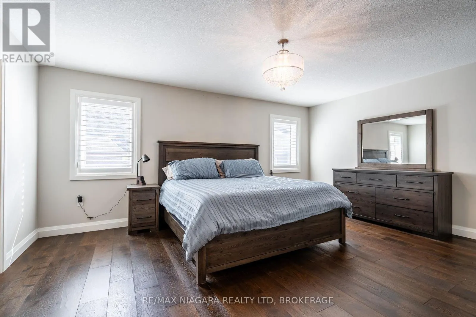 16 - 270 MAIN STREET W, #16