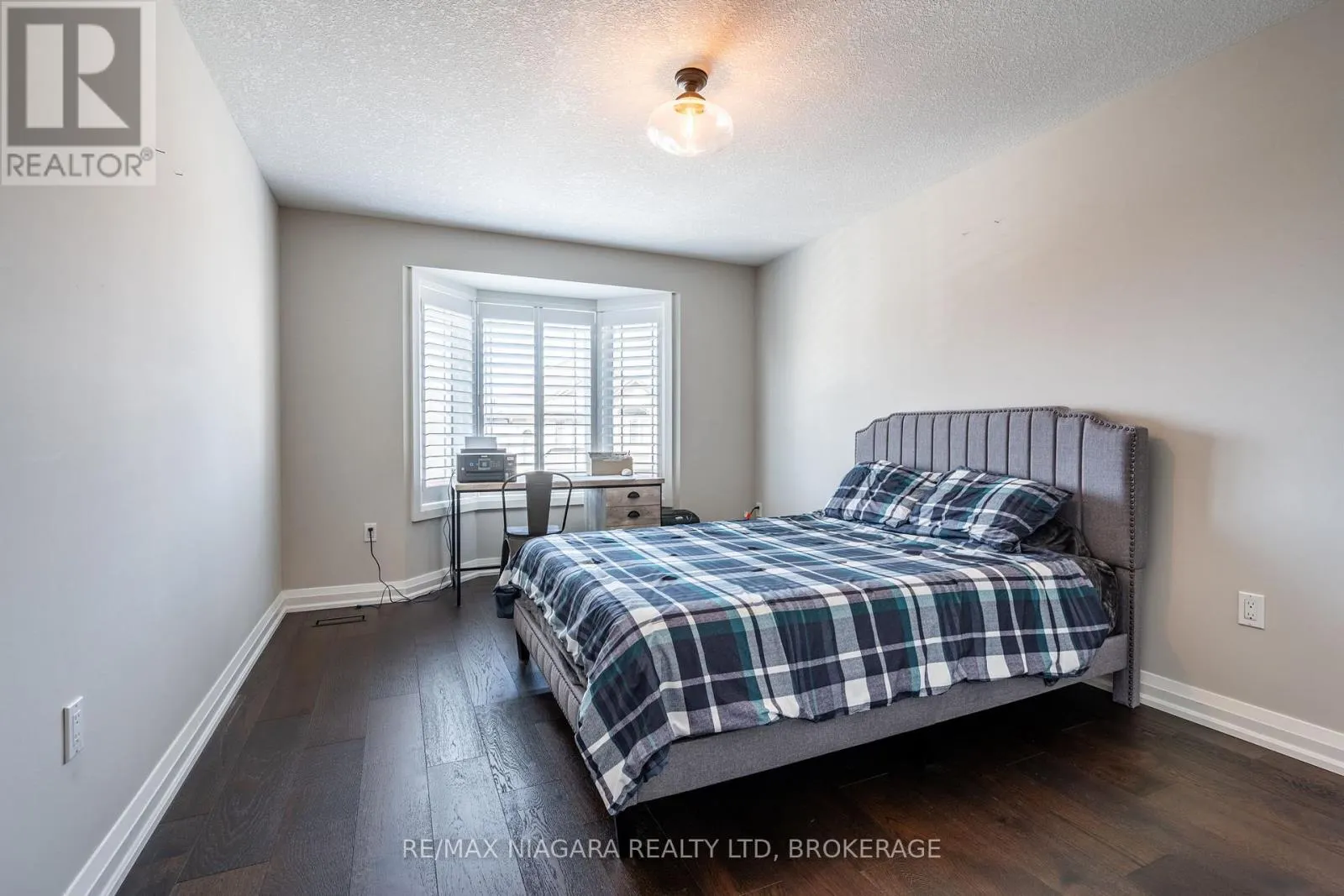 16 - 270 MAIN STREET W, #16