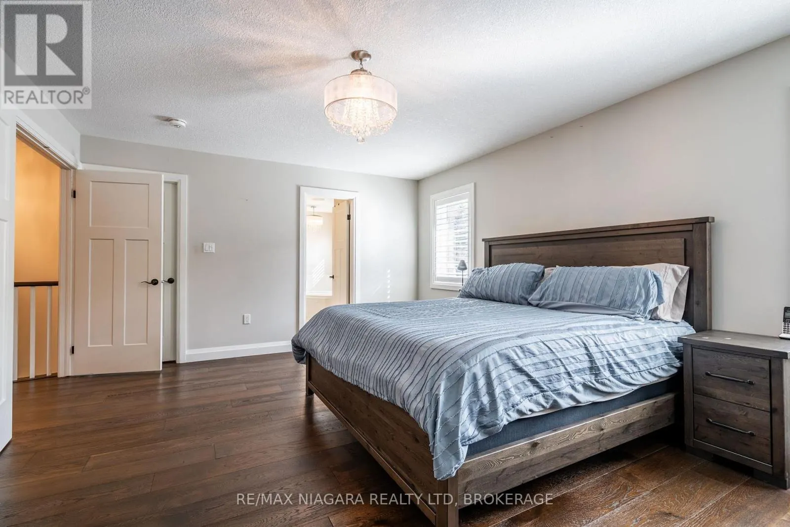 16 - 270 MAIN STREET W, #16