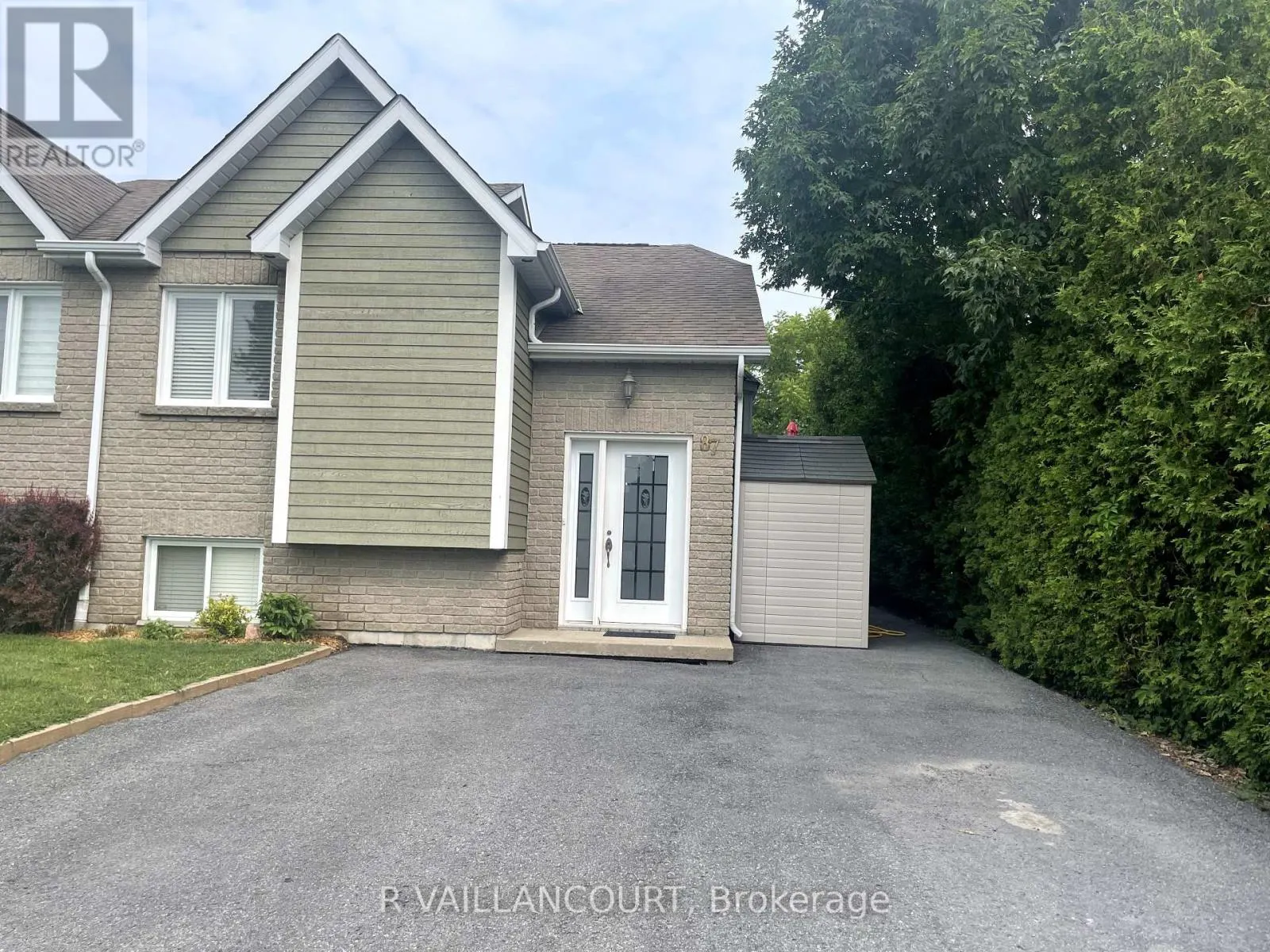 87 KINCARDINE STREET E