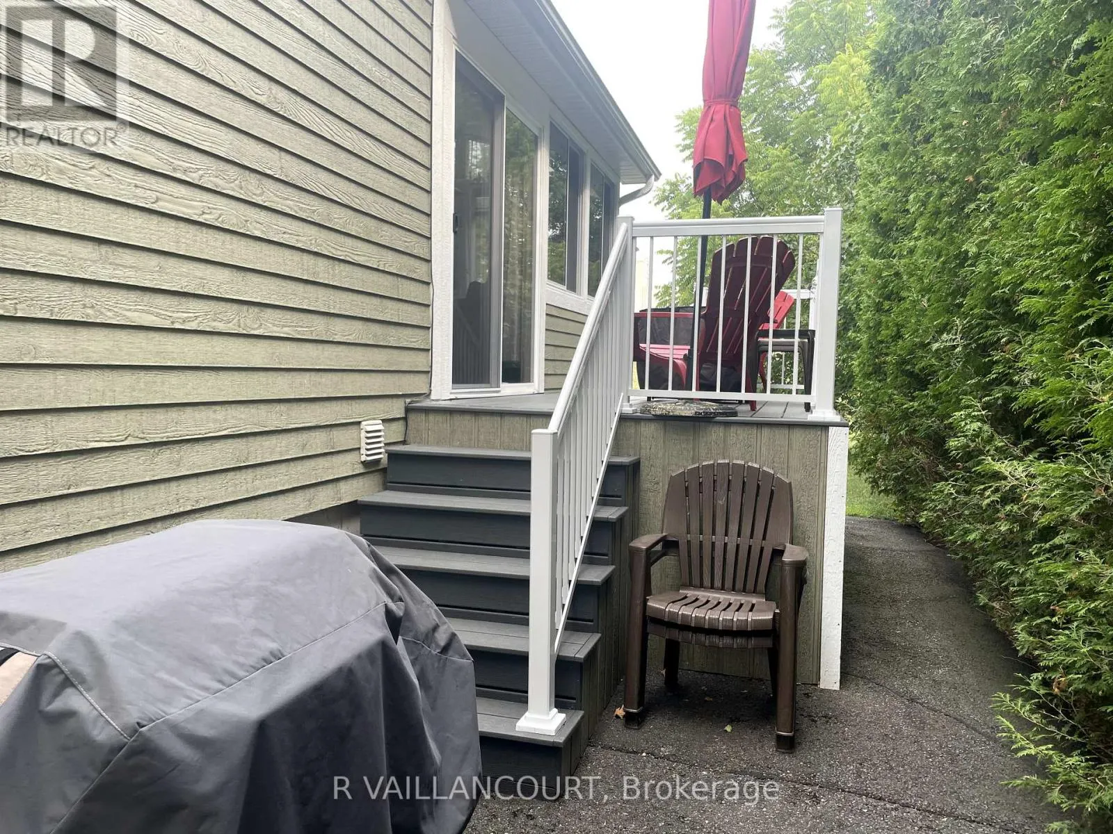 87 KINCARDINE STREET E