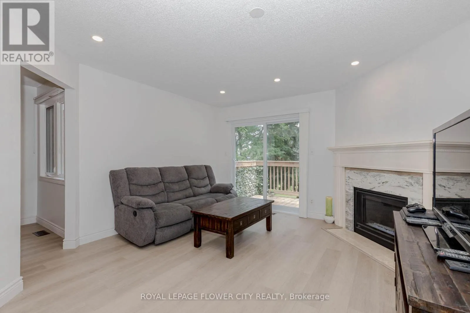 4 - 523 BEECHWOOD DRIVE
