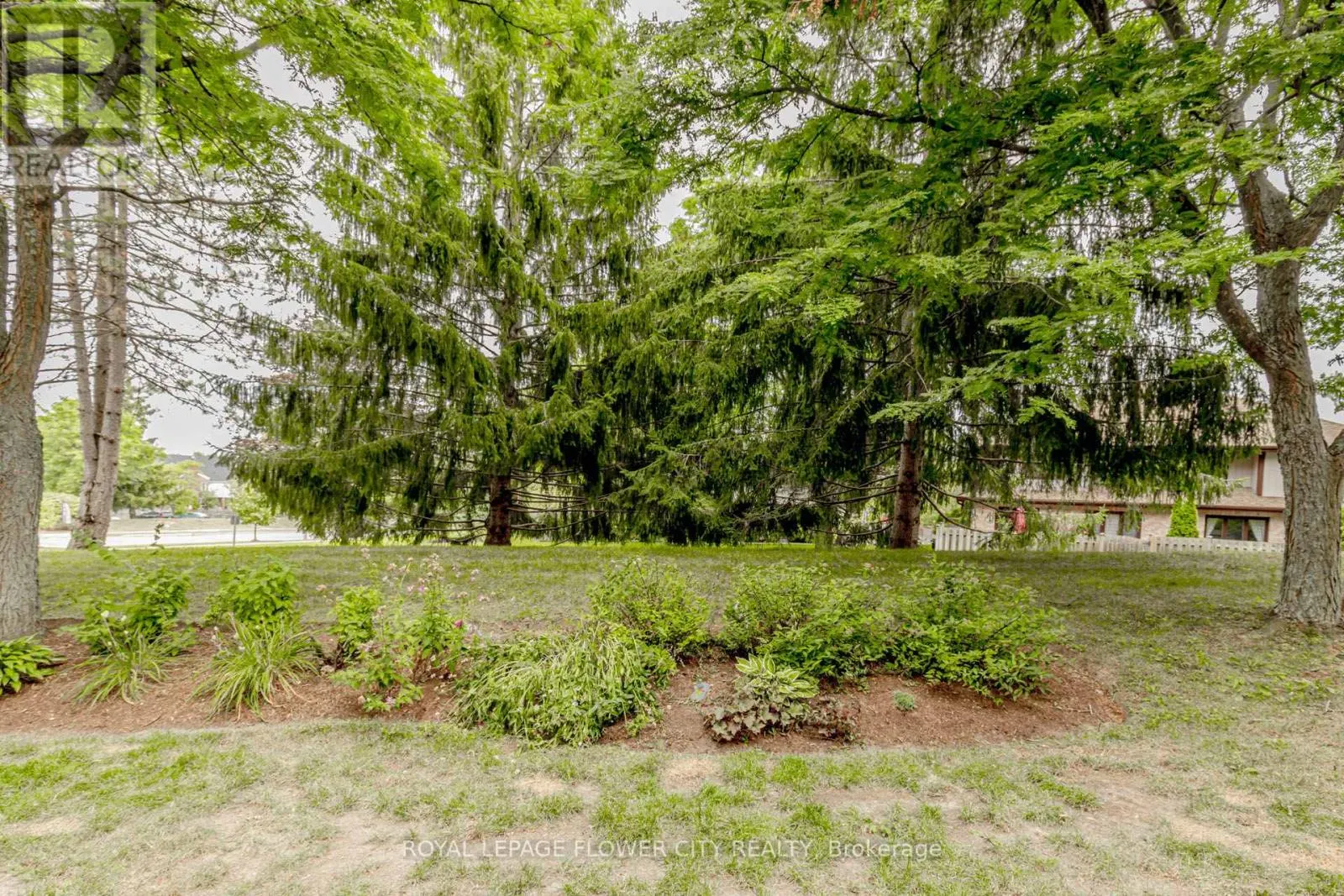 4 - 523 BEECHWOOD DRIVE