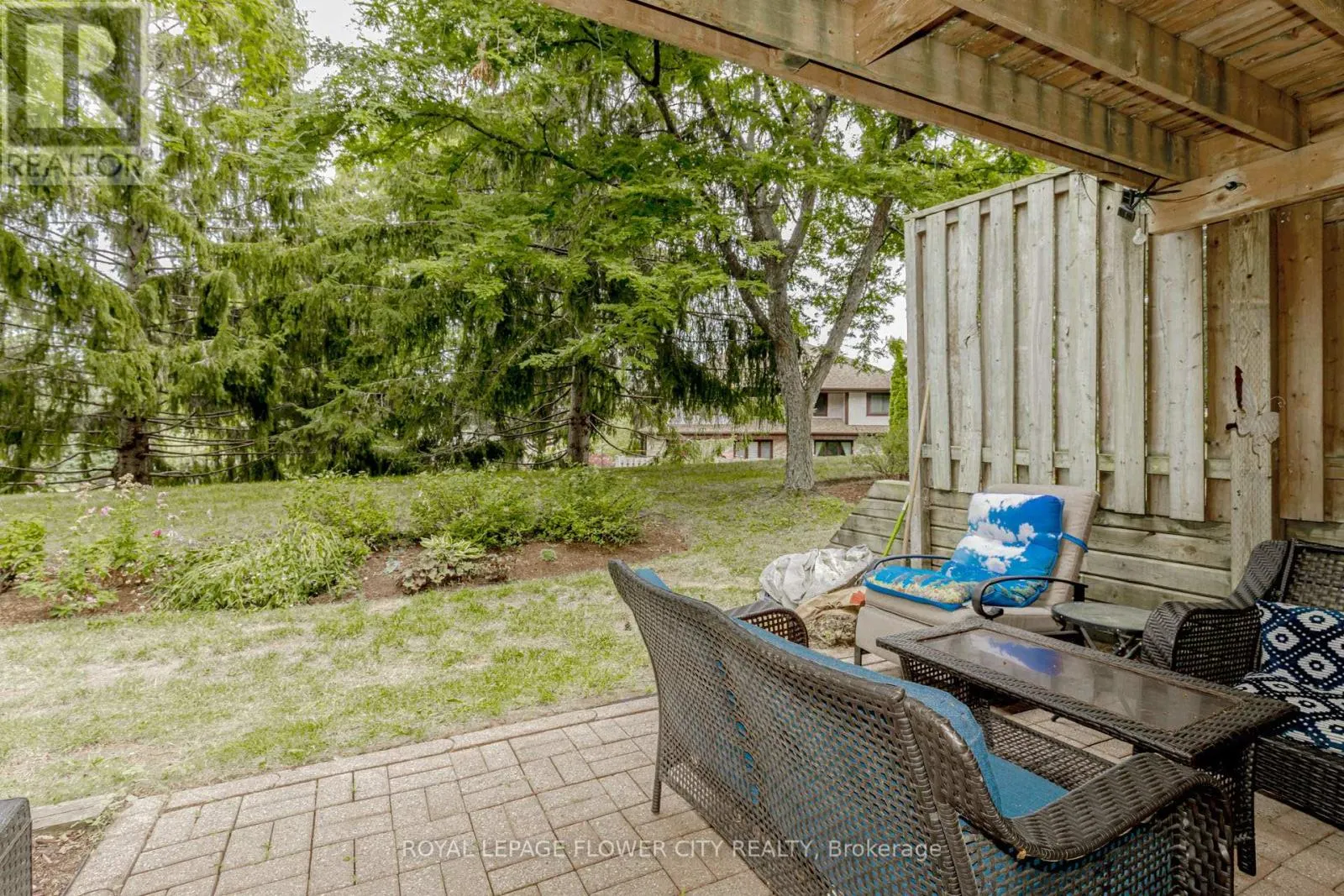 4 - 523 BEECHWOOD DRIVE