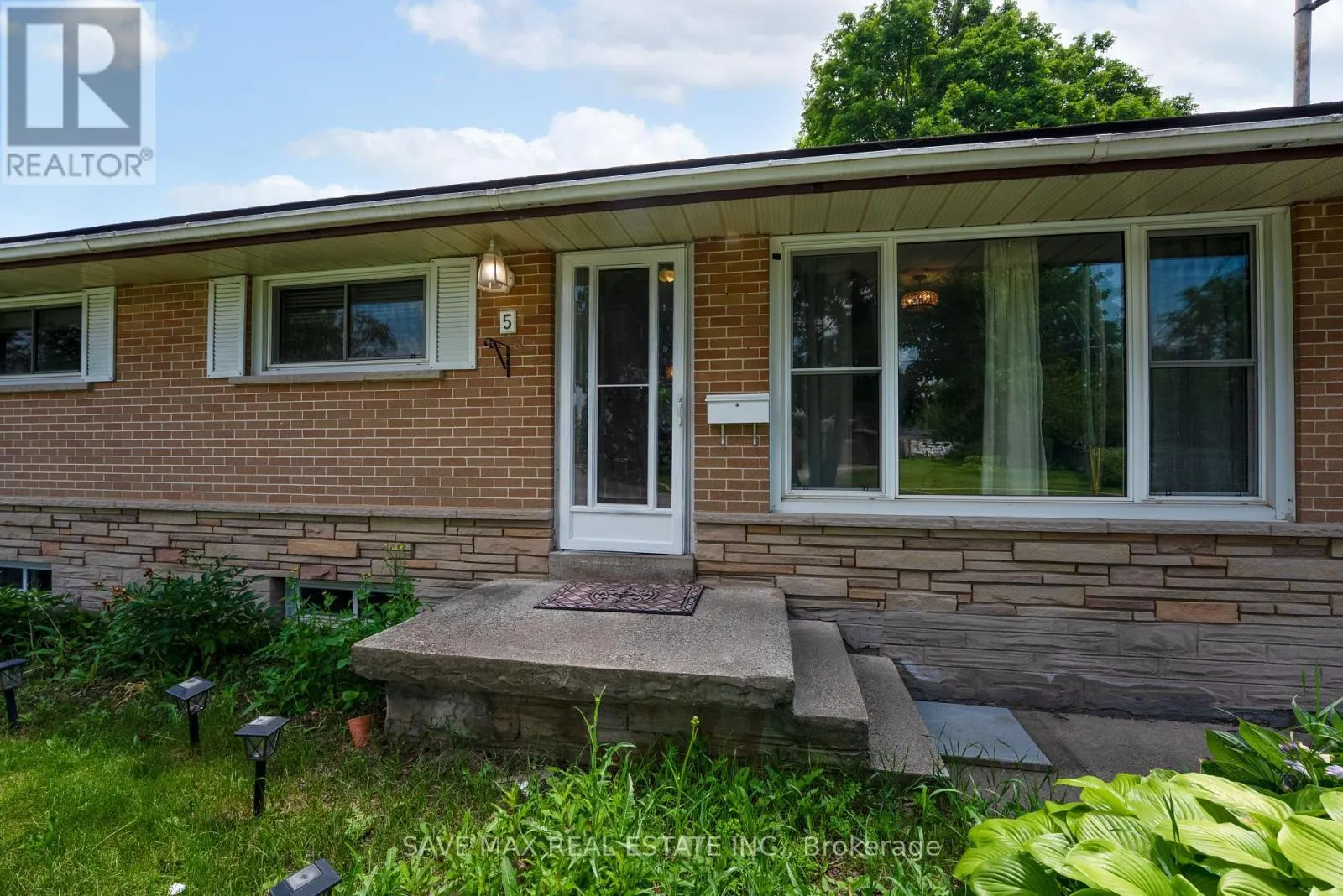 5 CLEARVIEW DRIVE