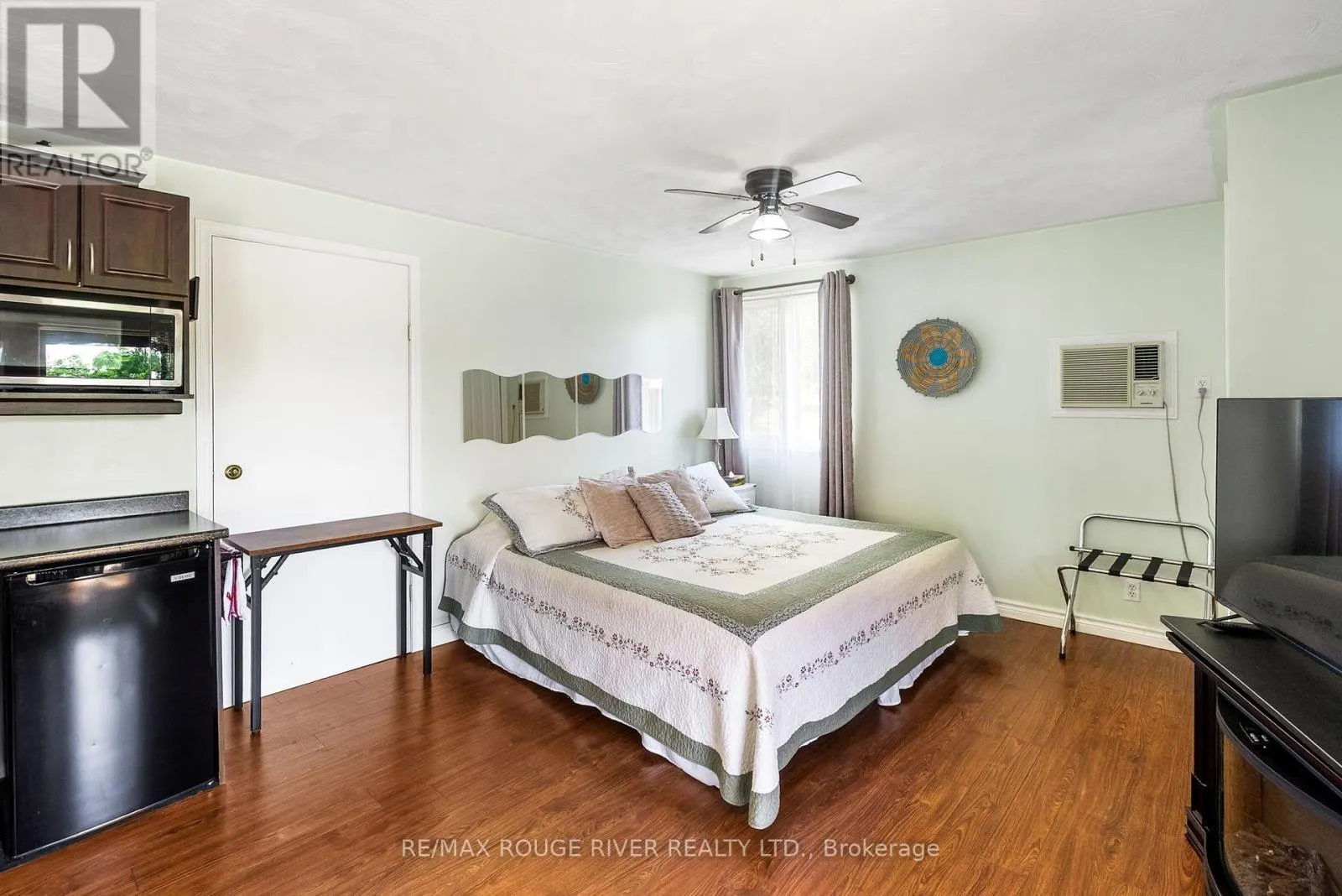810 CANAL ROAD
