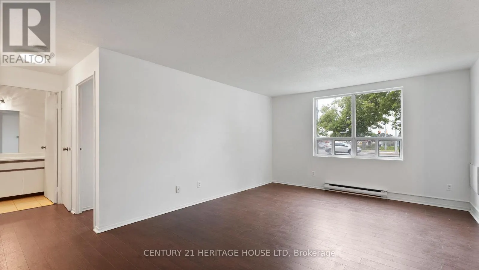 101 - 421 FAIRVIEW DRIVE
