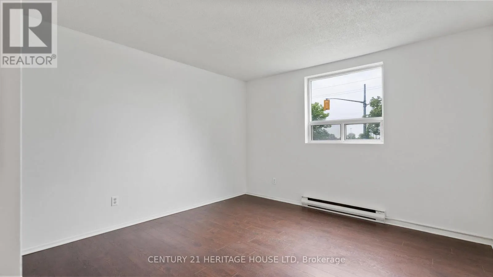 101 - 421 FAIRVIEW DRIVE
