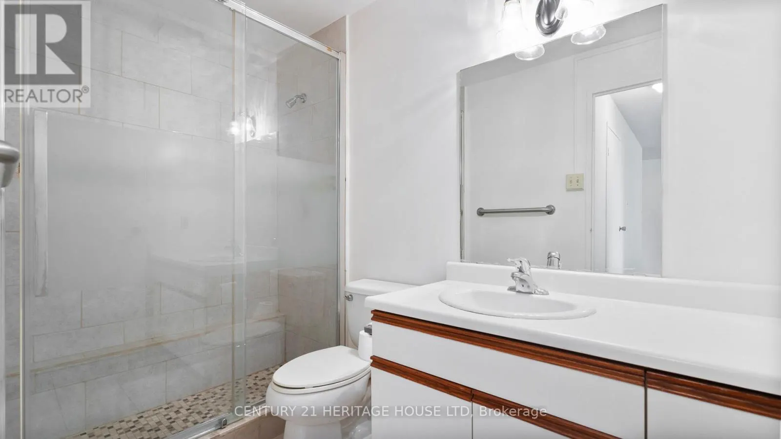 101 - 421 FAIRVIEW DRIVE