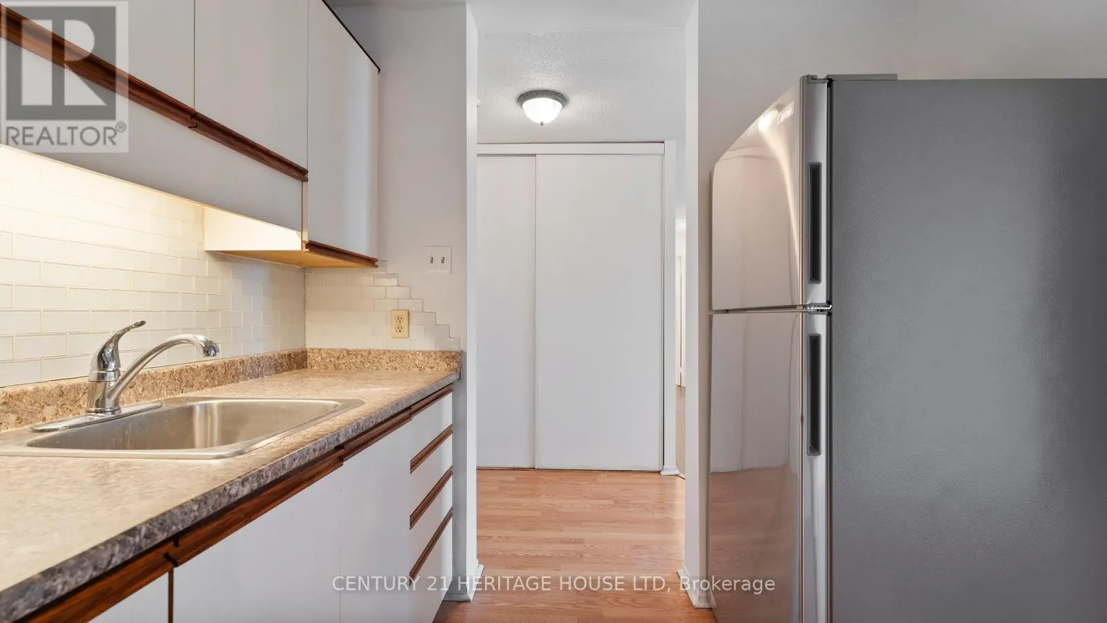 101 - 421 FAIRVIEW DRIVE