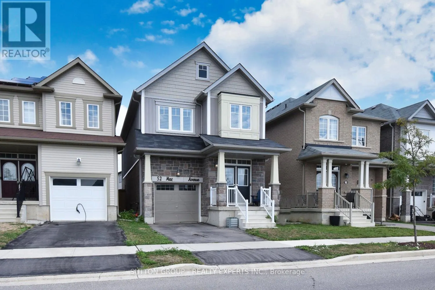 52 MACLACHLAN AVENUE
