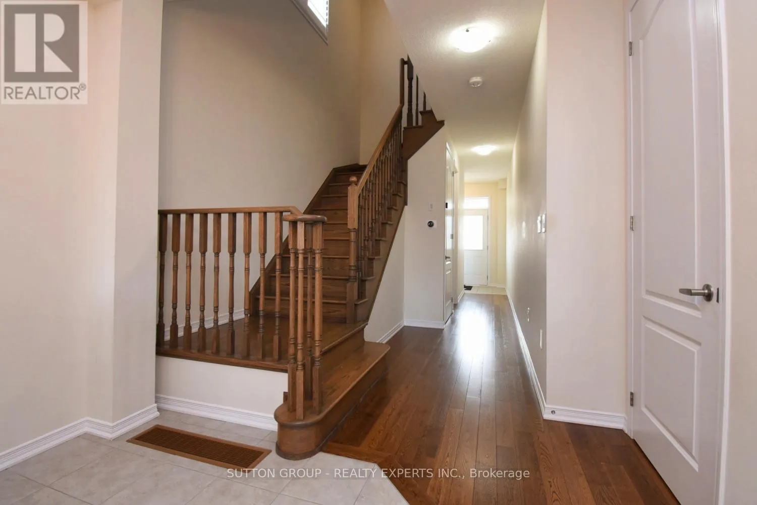 52 MACLACHLAN AVENUE