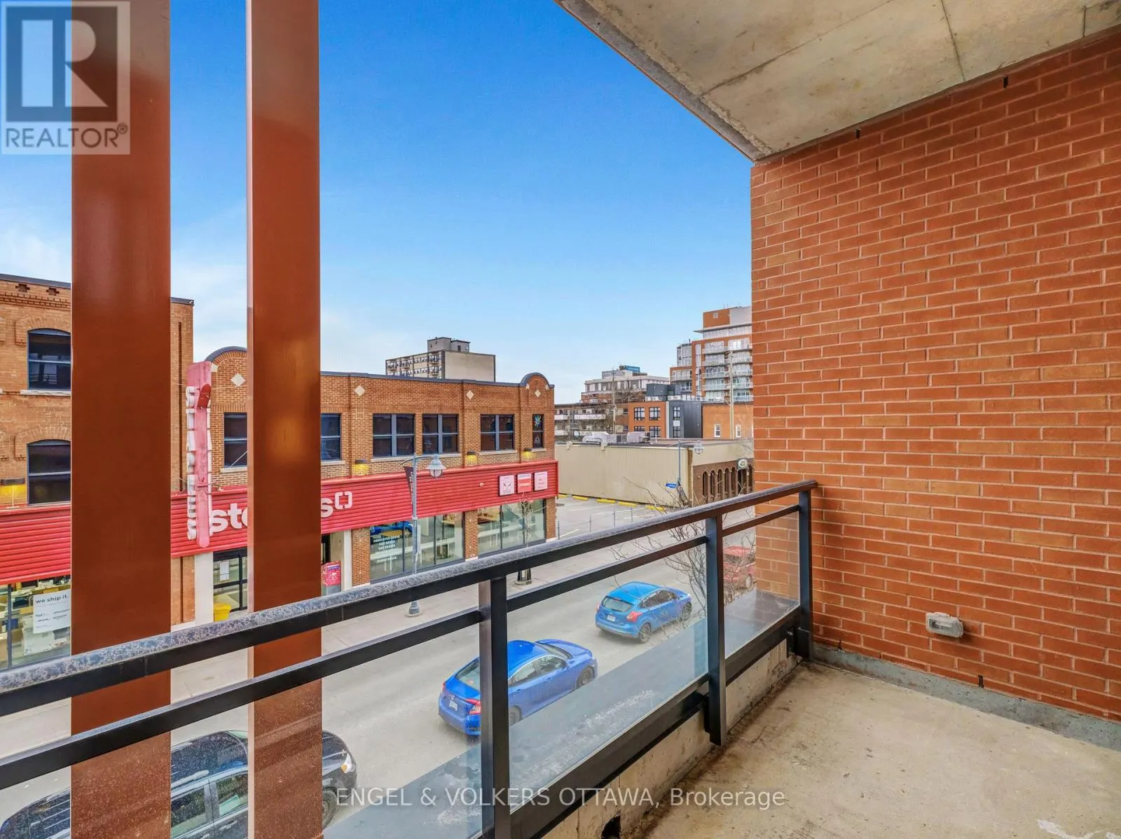 212 - 10 JAMES STREET