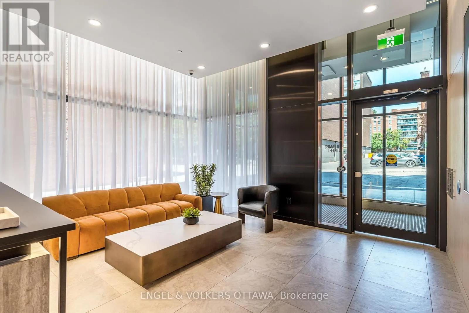 709 - 10 JAMES STREET