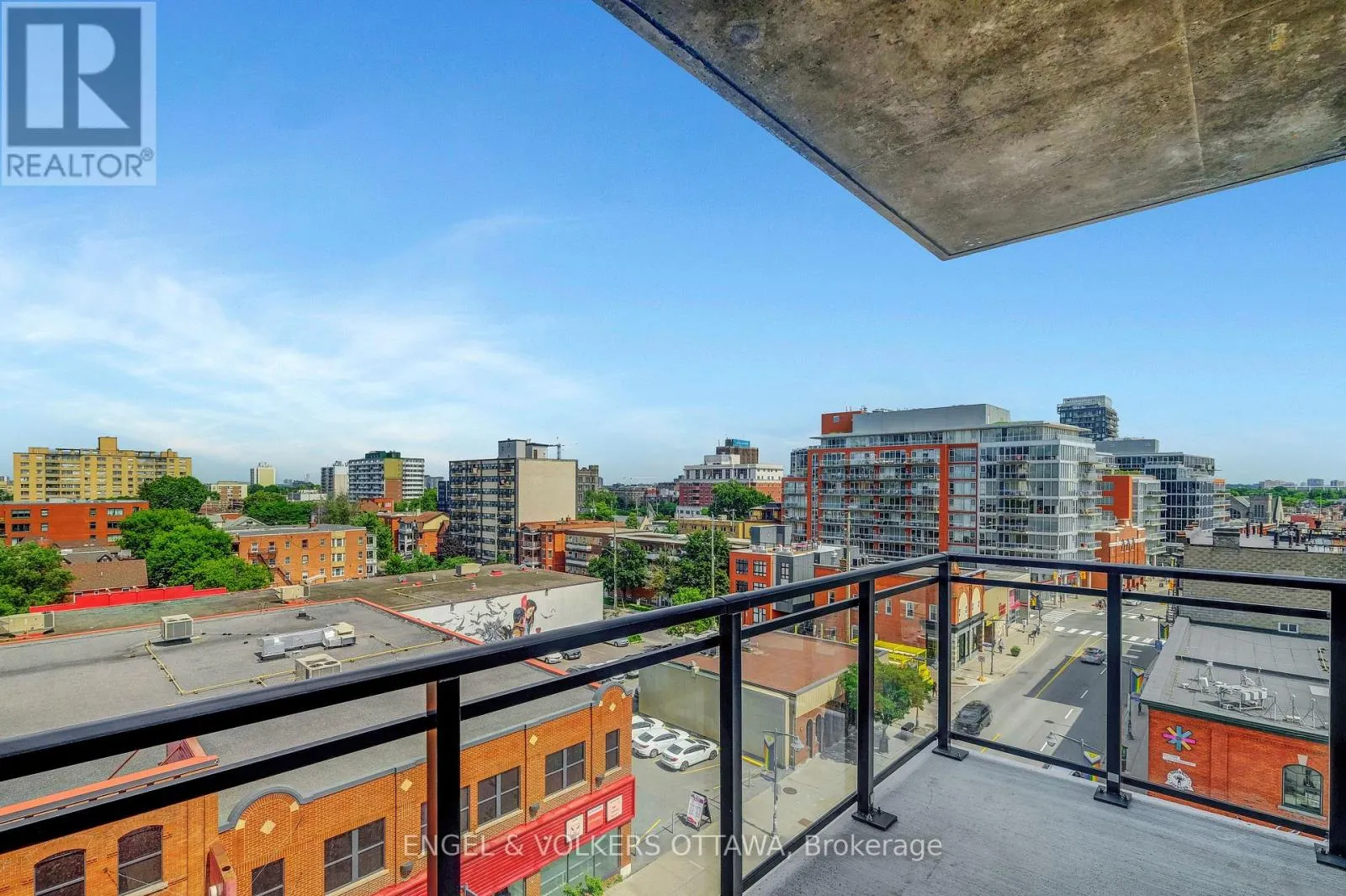 613 - 10 JAMES STREET