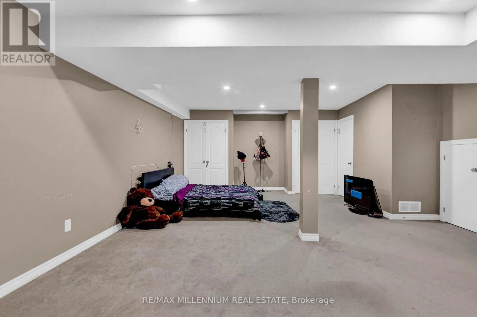 13 RIDGEWOOD COURT