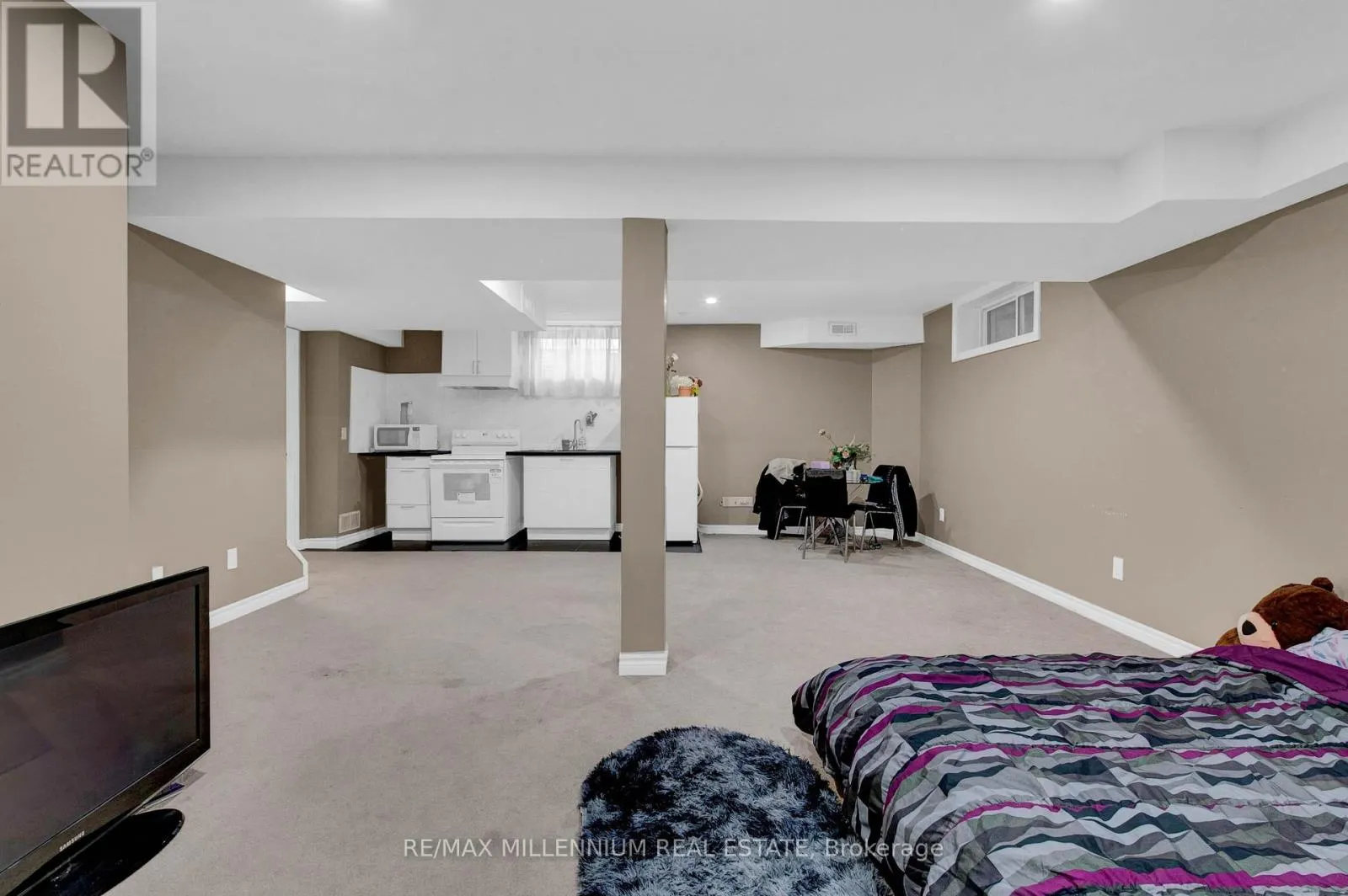 13 RIDGEWOOD COURT