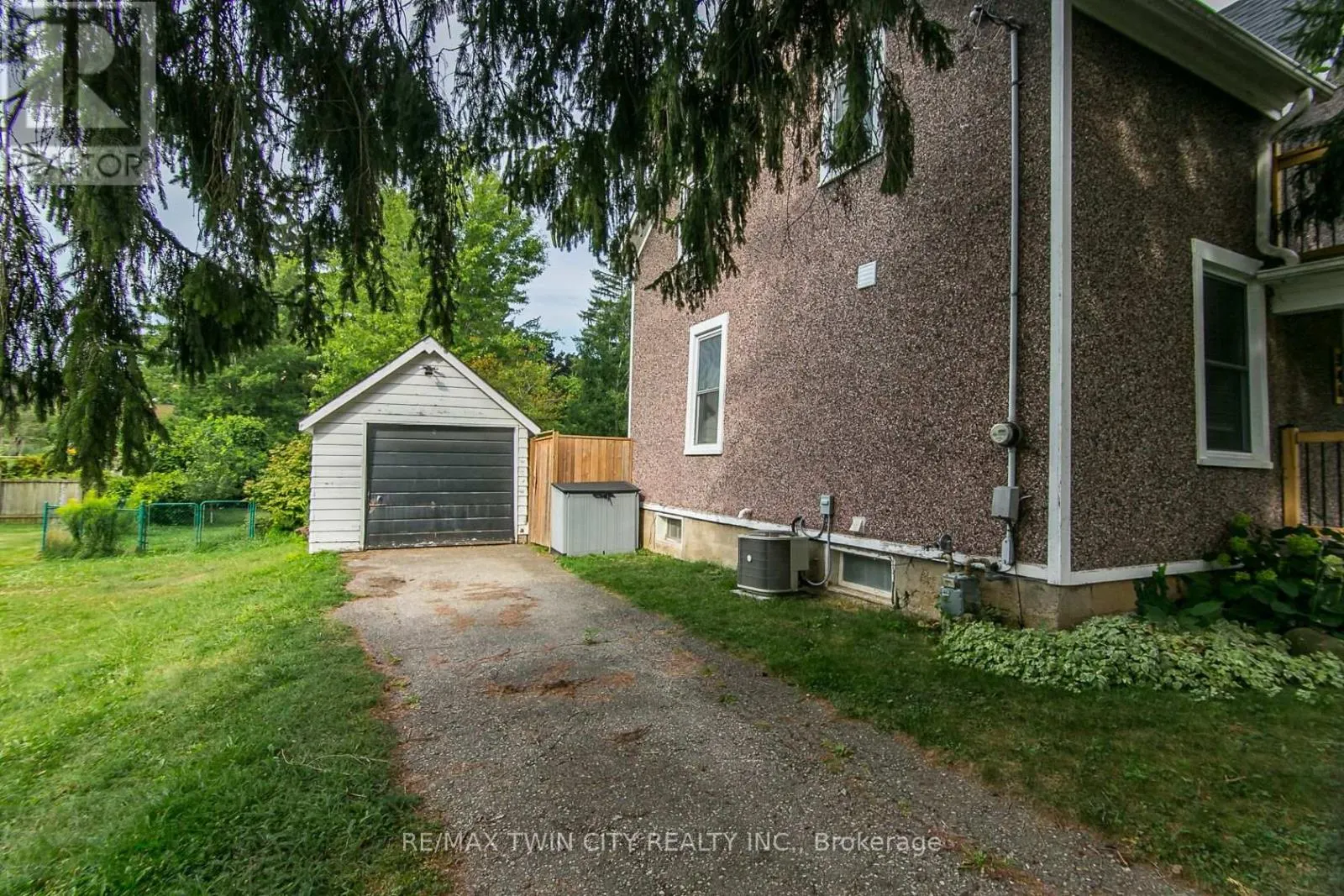 346 WELLINGTON STREET