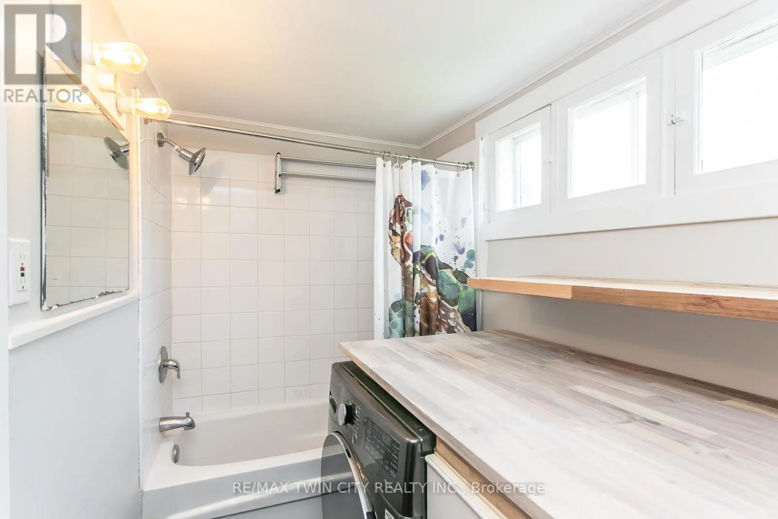 346 WELLINGTON STREET