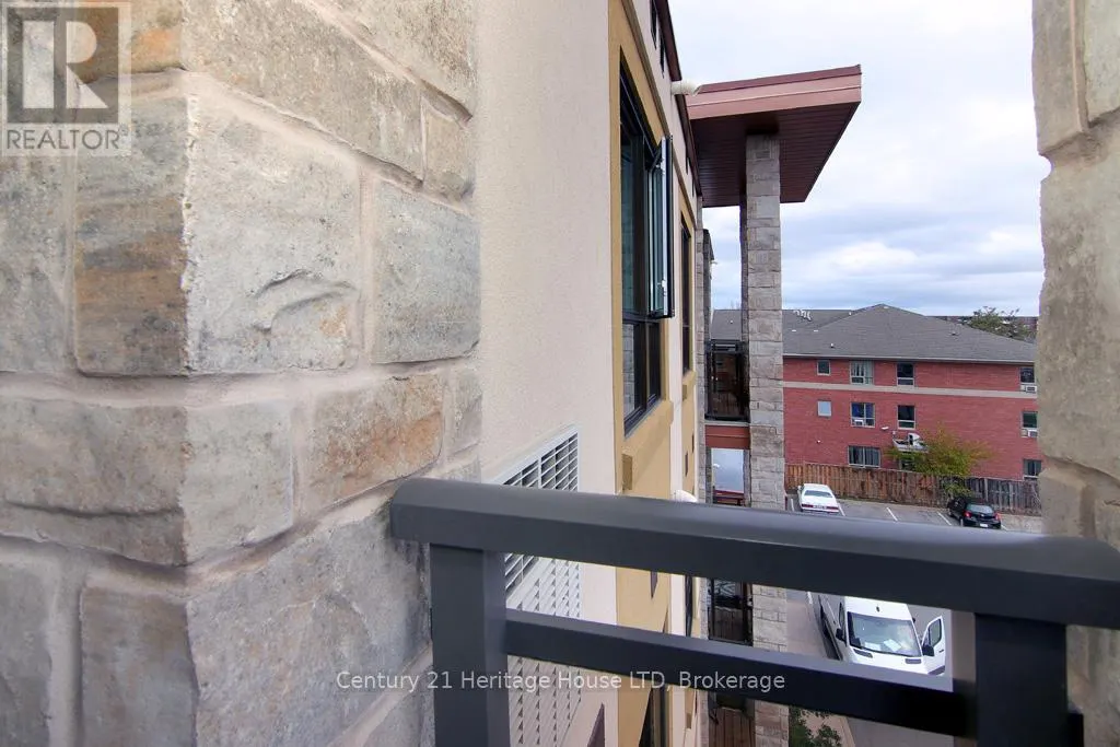 404 - 26 WELLINGTON STREET, #404