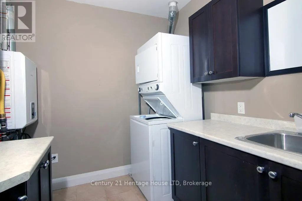 404 - 26 WELLINGTON STREET, #404